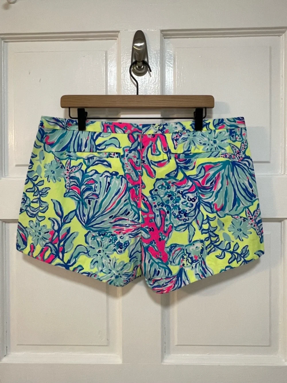 Lilly Pulitzer Callahan shorts women's - Picture 2 of 3